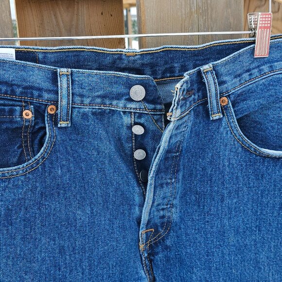 Levi's 501 Denim Jeans Mens 32 x 34 Button Fly - Picture 1 of 10